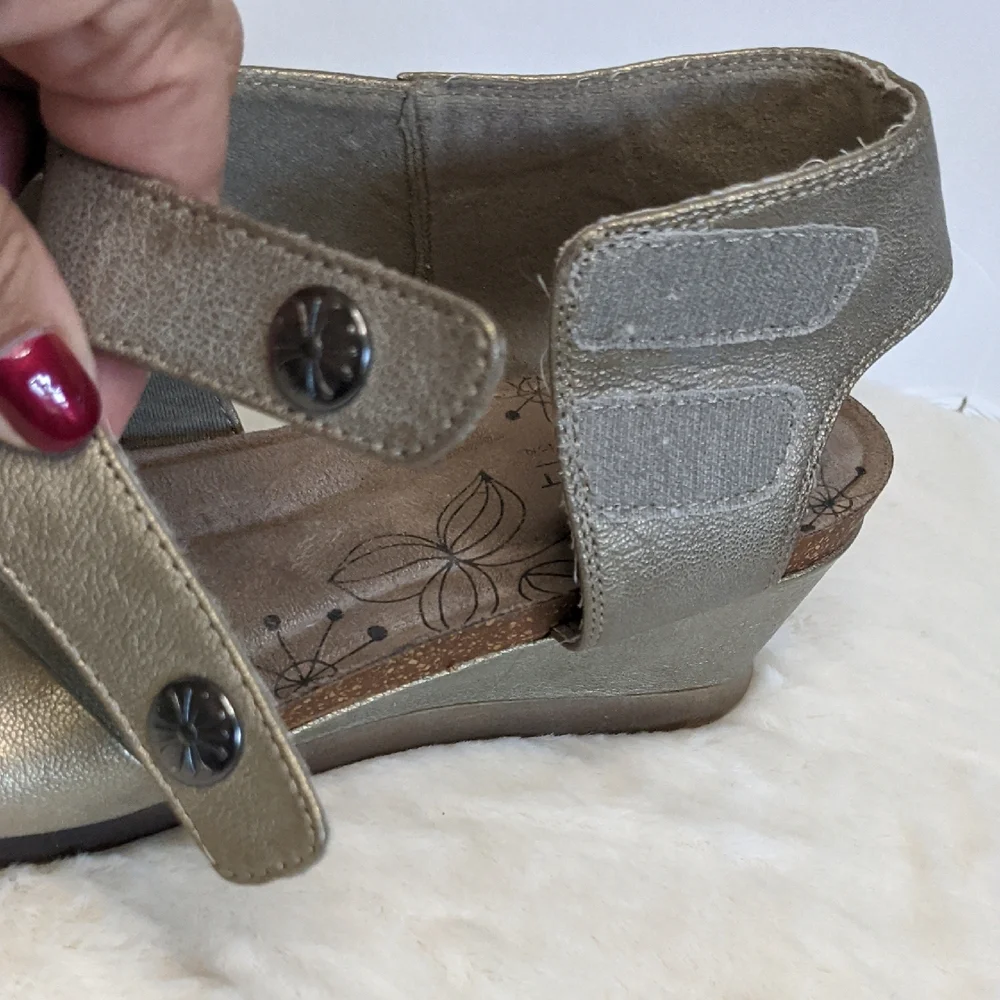 Rockport strappy wedge